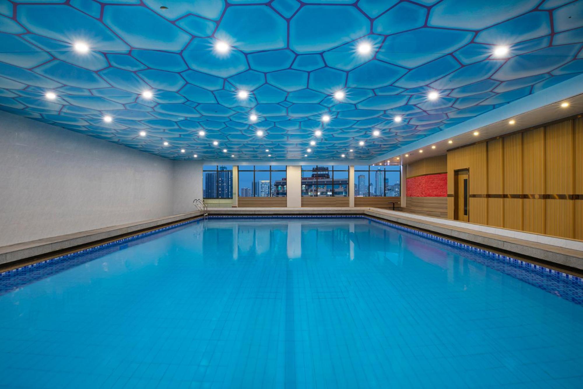 Voco Wuhan Xinhua, An Ihg Hotel Extérieur photo